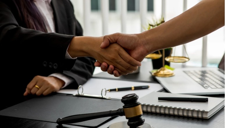 Successful truck accident attorney in Houston securing fair settlement