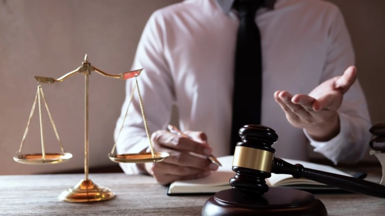 Courtroom and gavel representing bus accident case in New York